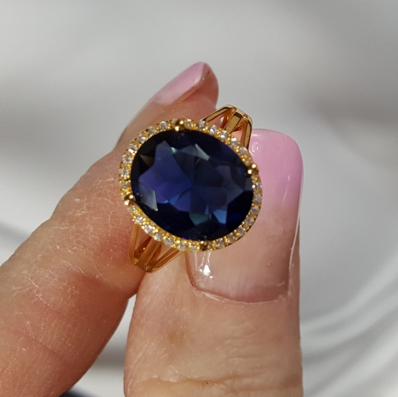 Simulated Blue Sapphire n White Diamonds - Picture 4 of 8
